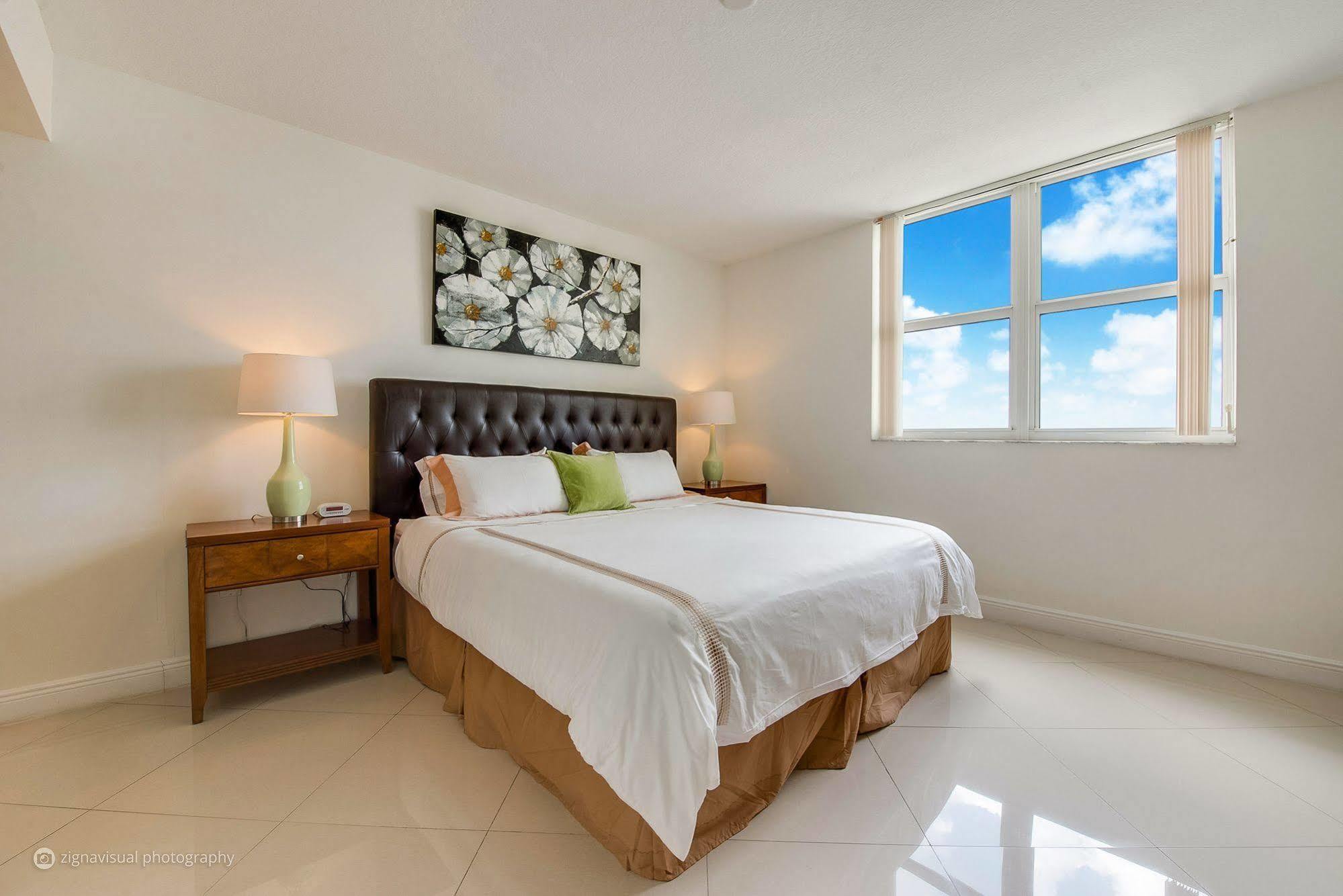 Churchill Suites Miami Brickell - One Broadway Bagian luar foto
