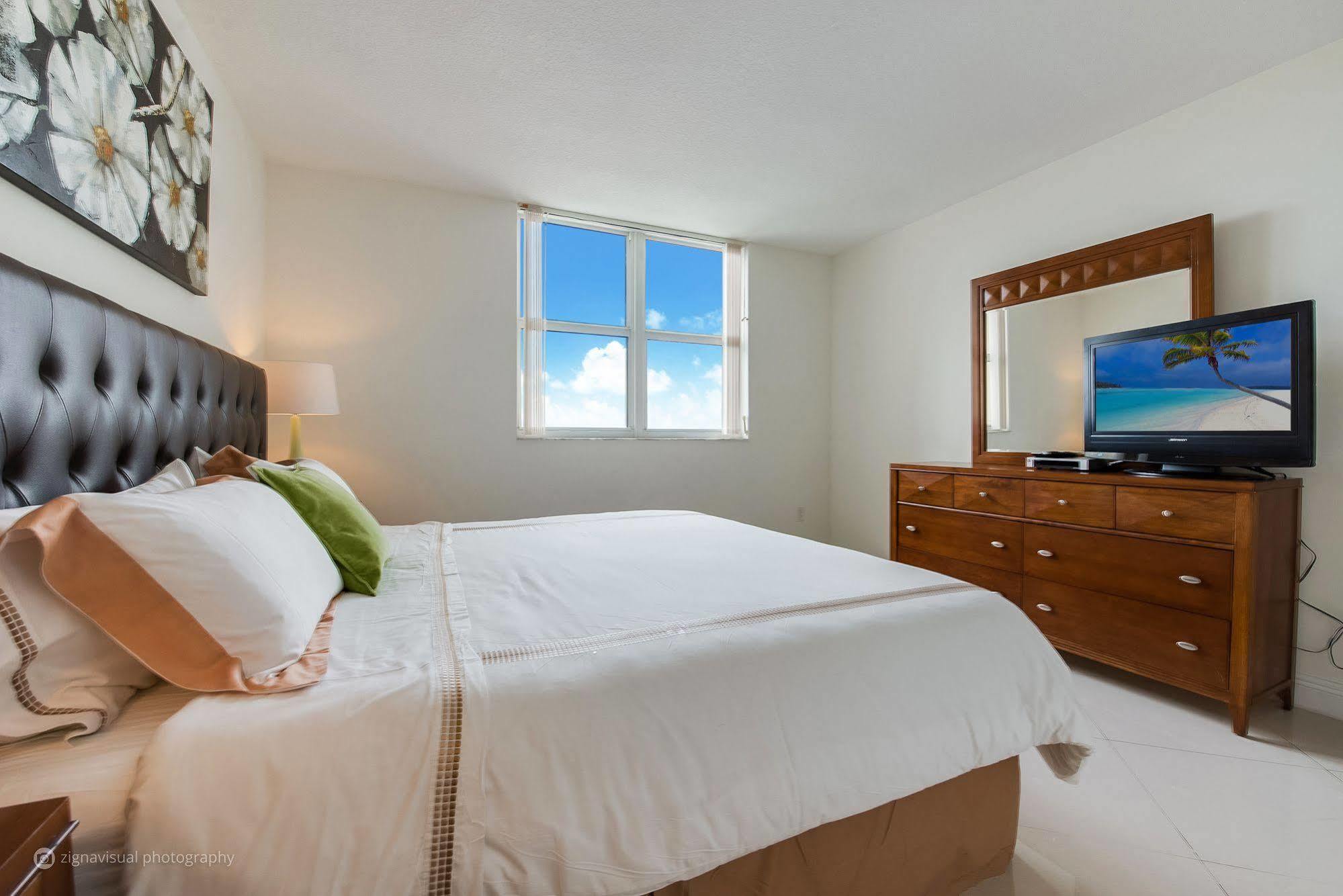 Churchill Suites Miami Brickell - One Broadway Bagian luar foto